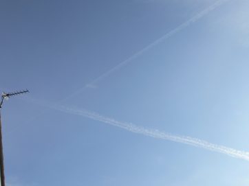 uk chemtrail geoengineering 1st April 2019 10:33 BST a lot of chemtrail this morning. Afternoon totally overcast.